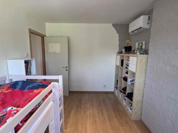 Grote gerenoveerde woning in een groene omgeving nabij het Boelarebos