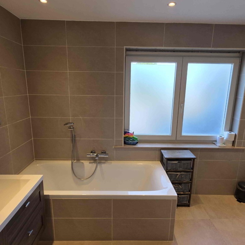 Grote gerenoveerde woning in een groene omgeving nabij het Boelarebos