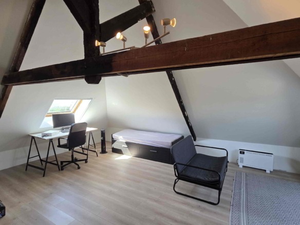 Grote gerenoveerde woning in een groene omgeving nabij het Boelarebos