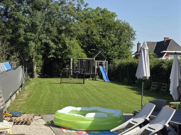 Grote gerenoveerde woning in een groene omgeving nabij het Boelarebos