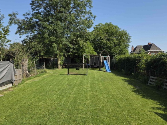 Grote gerenoveerde woning in een groene omgeving nabij het Boelarebos