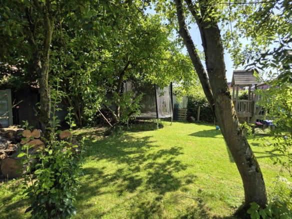 Grote gerenoveerde woning in een groene omgeving nabij het Boelarebos