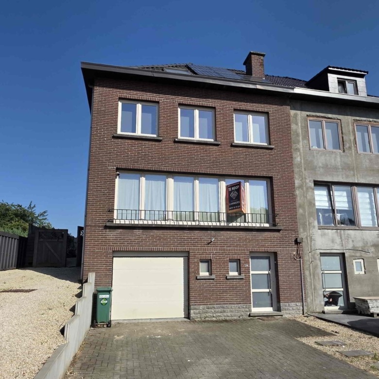 Grote gerenoveerde woning in een groene omgeving nabij het Boelarebos