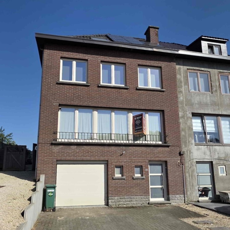 Grote gerenoveerde woning in een groene omgeving nabij het Boelarebos