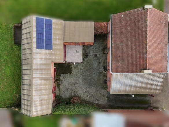 Karaktervolle woning met bijgebouwen en stallingen in hartje Zarlardinge