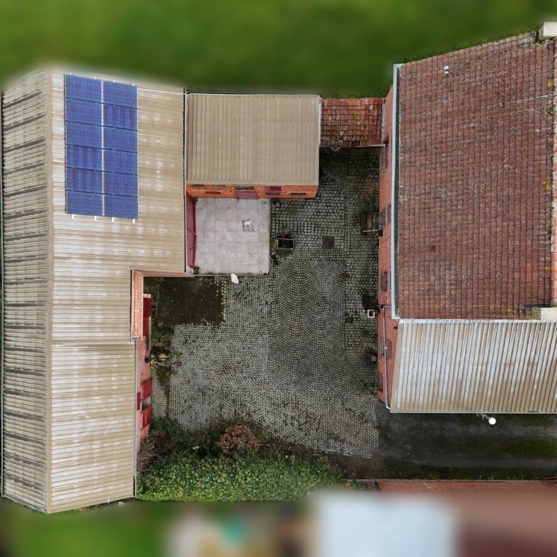 Karaktervolle woning met bijgebouwen en stallingen in hartje Zarlardinge