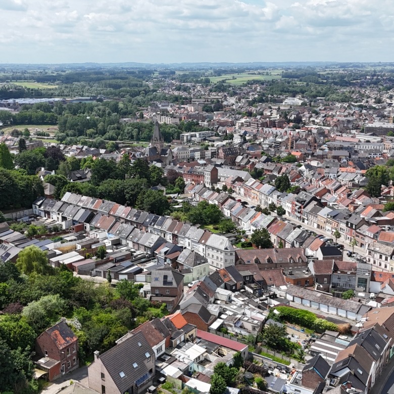 Gezellige instapklare woning met mooie zonnige tuin