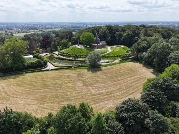 Gezellige instapklare woning met mooie zonnige tuin