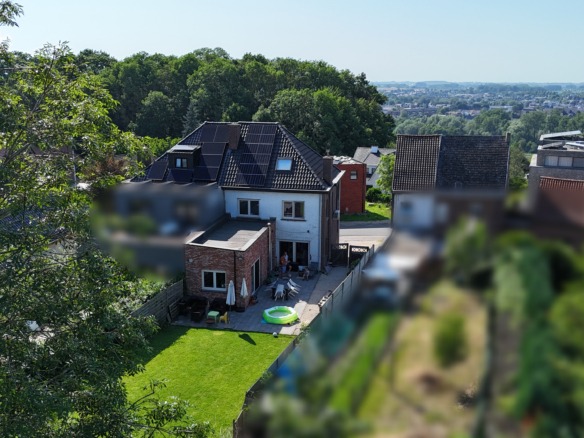 Grote gerenoveerde woning in een groene omgeving nabij het Boelarebos