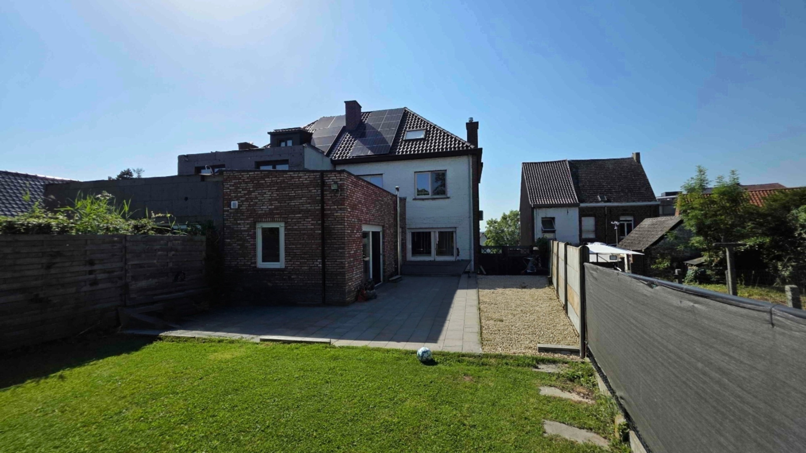 Grote gerenoveerde woning in een groene omgeving nabij het Boelarebos