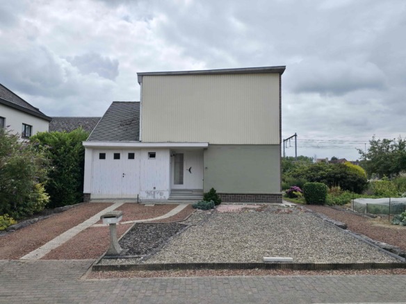 Unieke architecturale woning op een mooi perceel