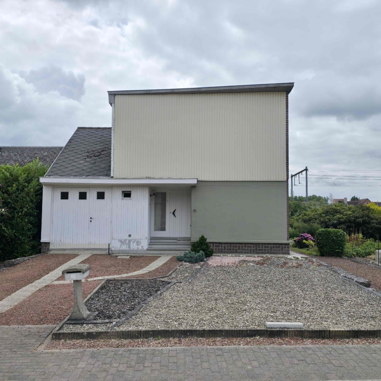 Unieke architecturale woning op een mooi perceel