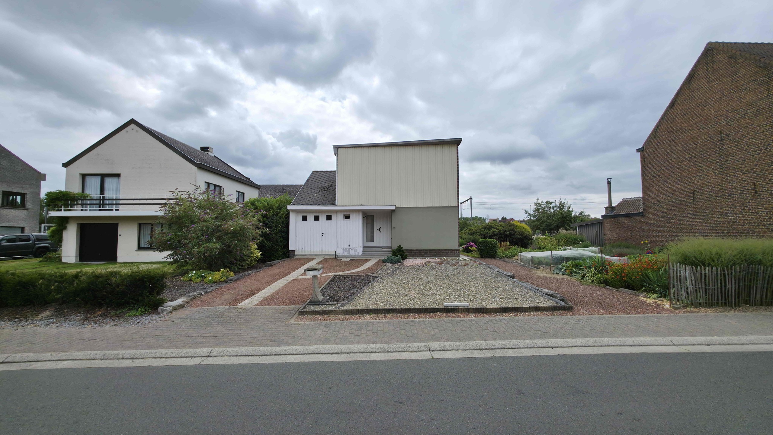 Unieke architecturale woning op een mooi perceel