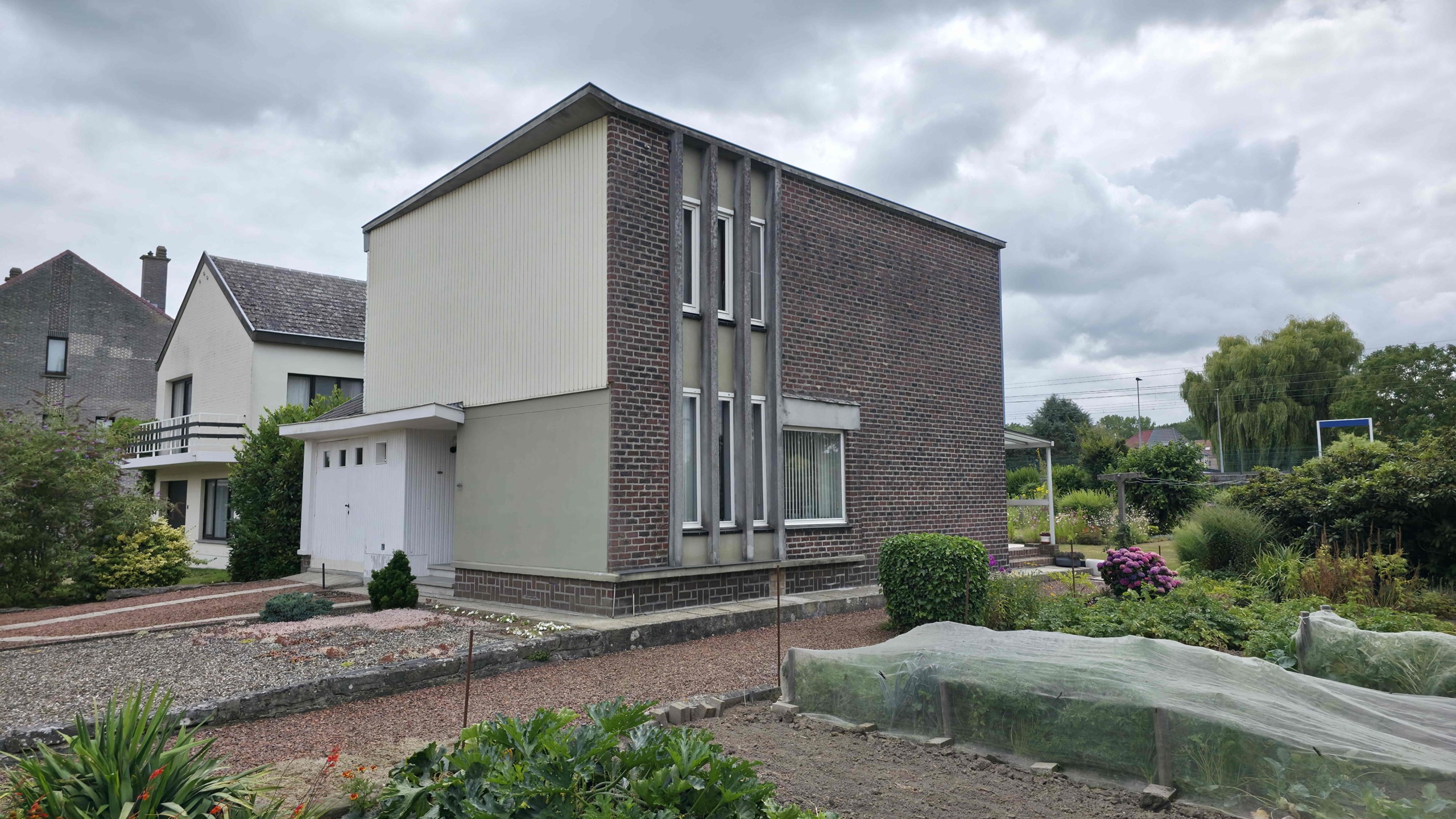 Unieke architecturale woning op een mooi perceel