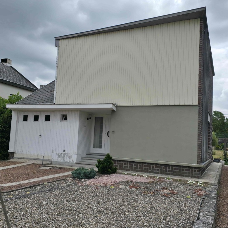 Unieke architecturale woning op een mooi perceel