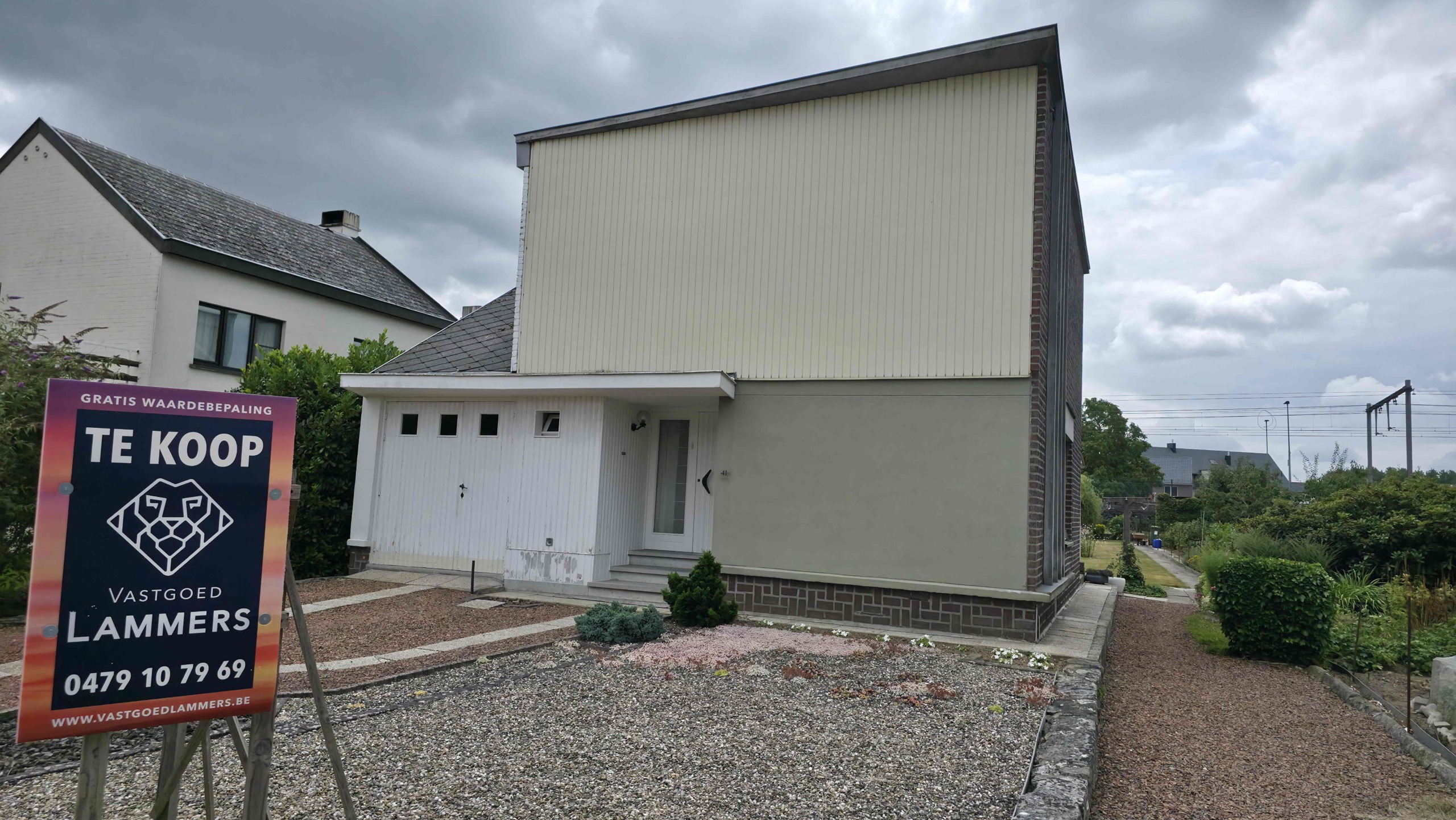 Unieke architecturale woning op een mooi perceel