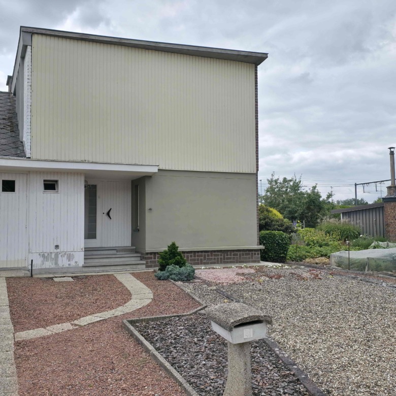 Unieke architecturale woning op een mooi perceel