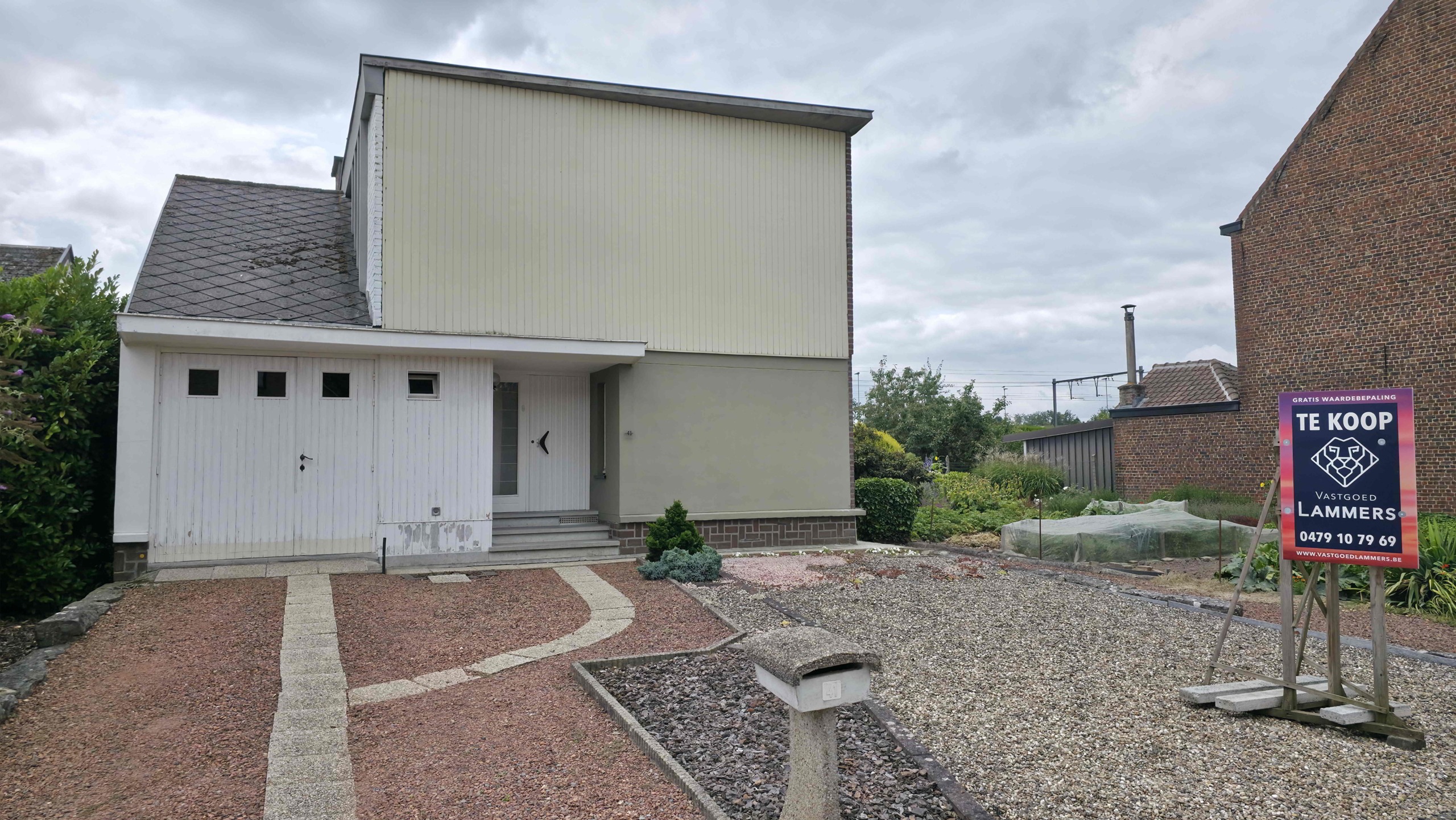 Unieke architecturale woning op een mooi perceel