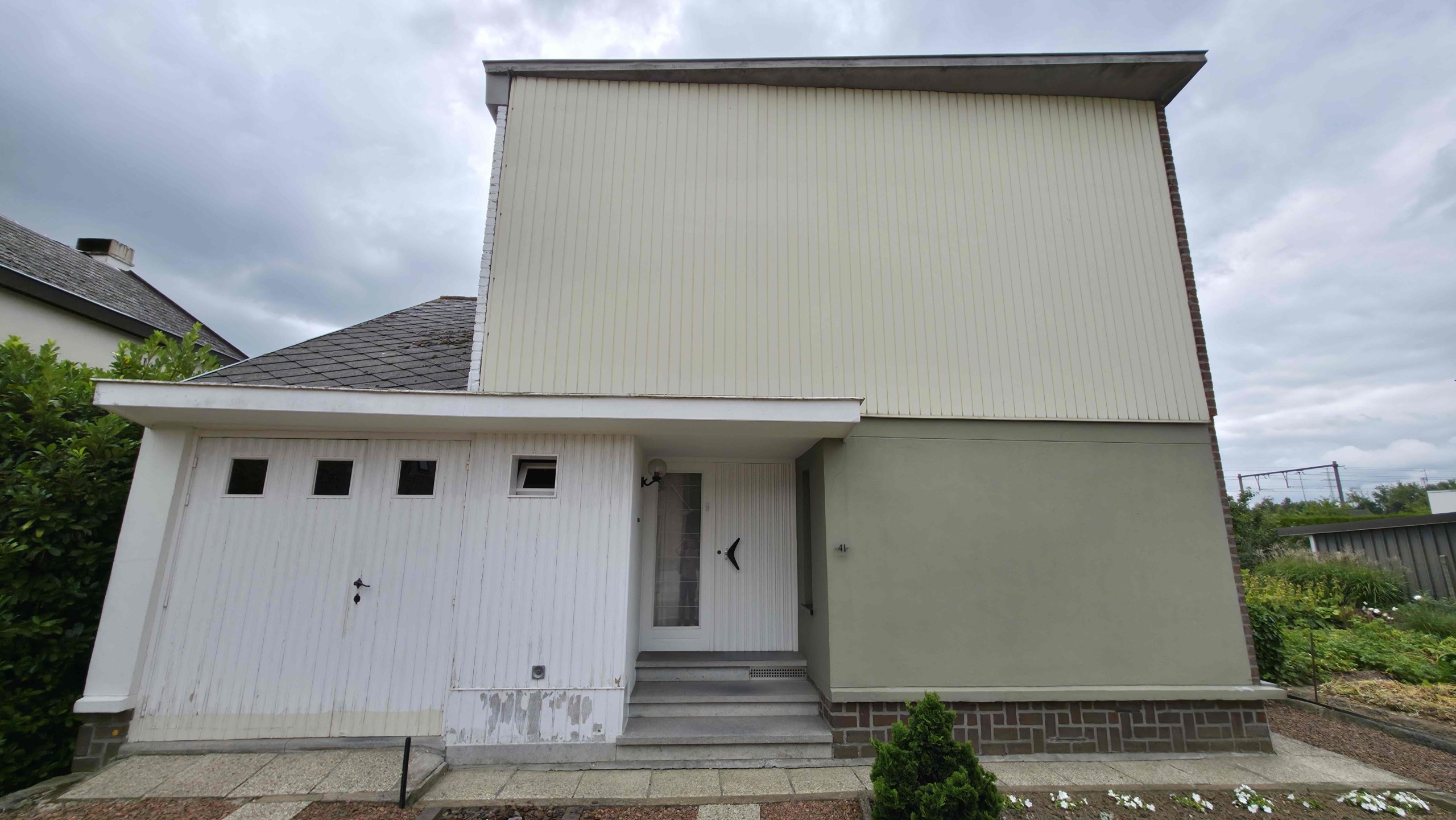 Unieke architecturale woning op een mooi perceel