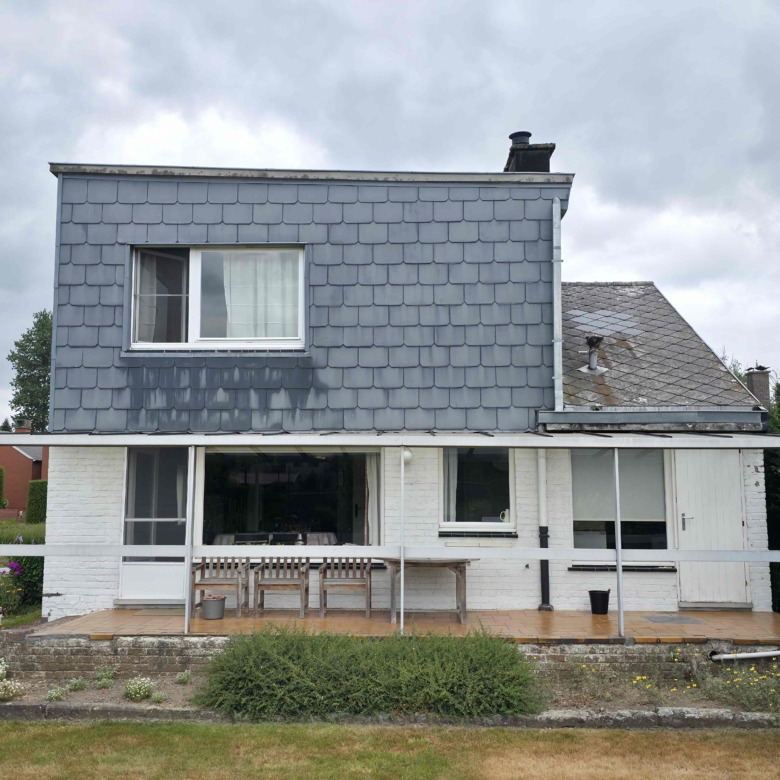 Unieke architecturale woning op een mooi perceel