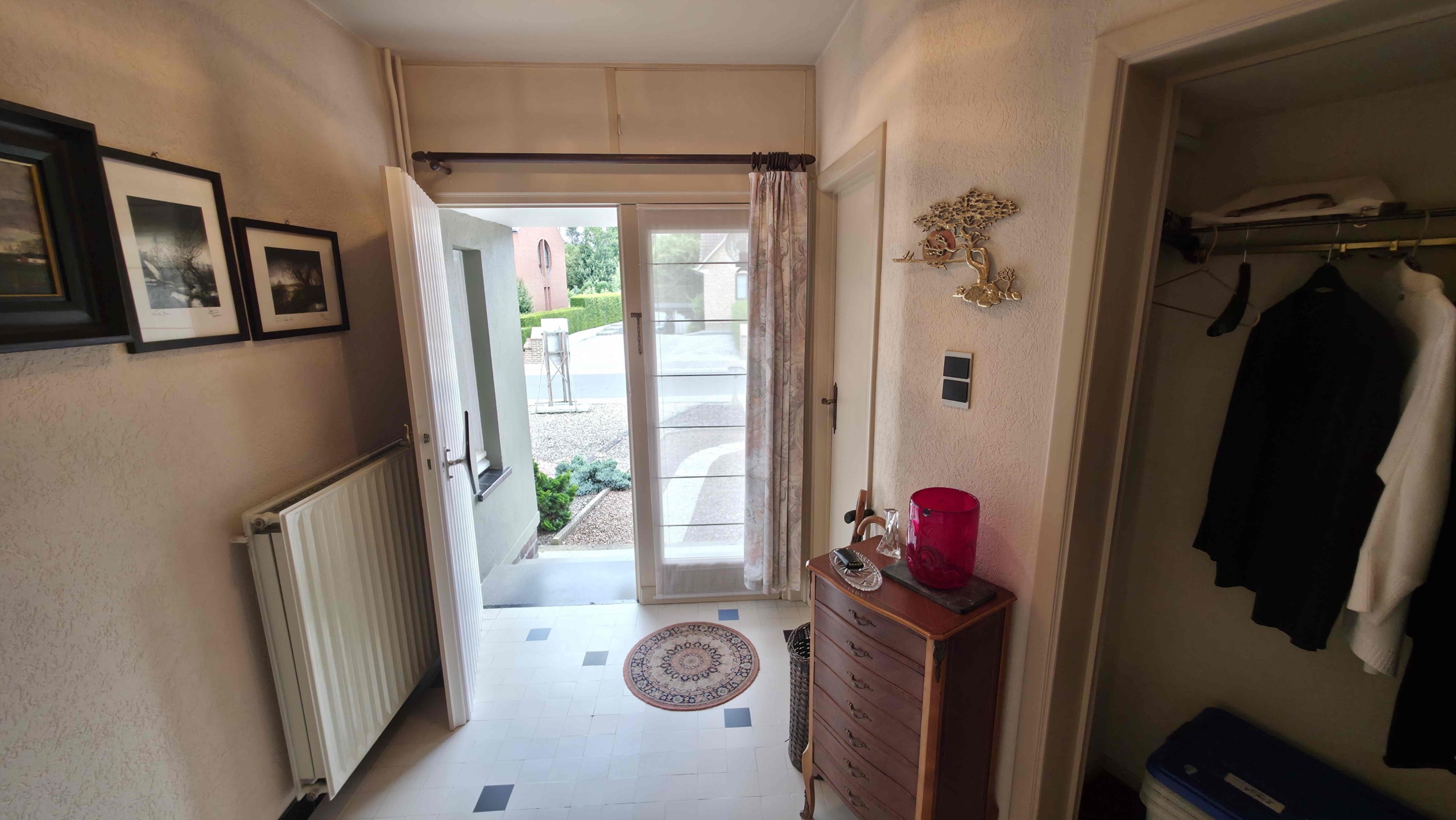 Unieke architecturale woning op een mooi perceel