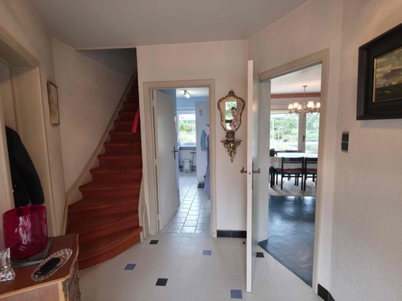 Unieke architecturale woning op een mooi perceel