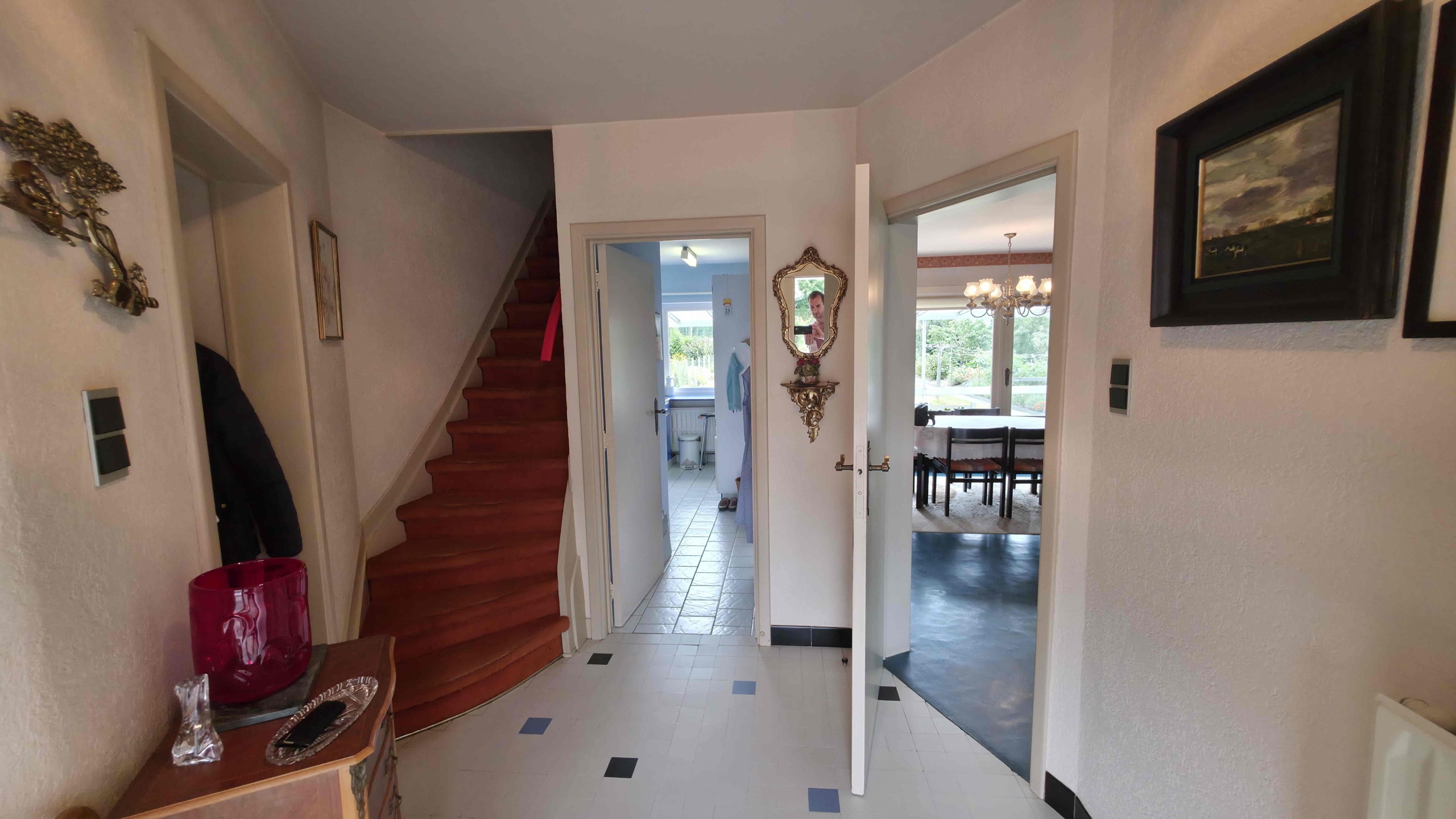 Unieke architecturale woning op een mooi perceel