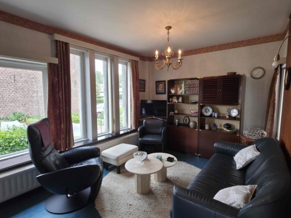 Unieke architecturale woning op een mooi perceel