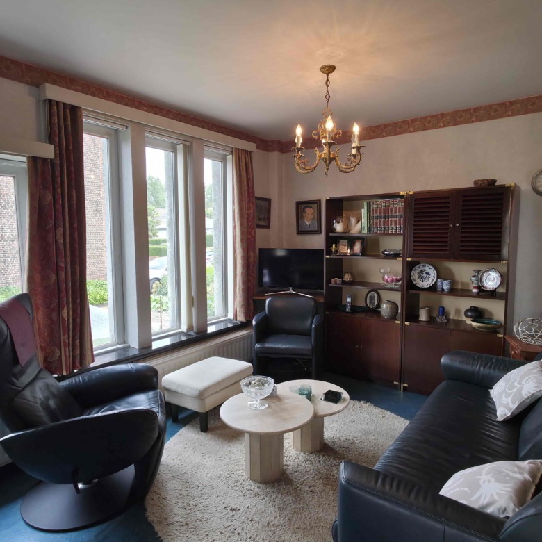 Unieke architecturale woning op een mooi perceel