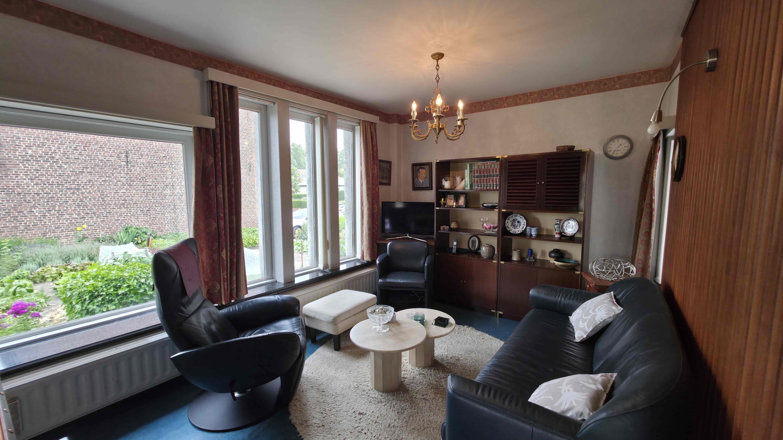Unieke architecturale woning op een mooi perceel