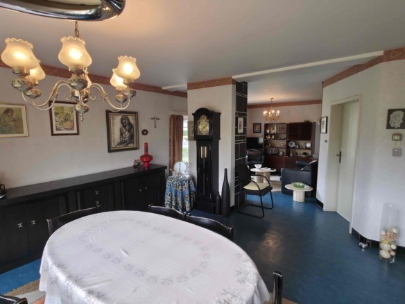 Unieke architecturale woning op een mooi perceel