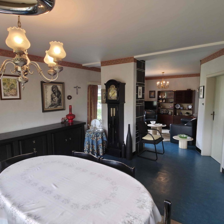 Unieke architecturale woning op een mooi perceel