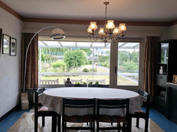 Unieke architecturale woning op een mooi perceel