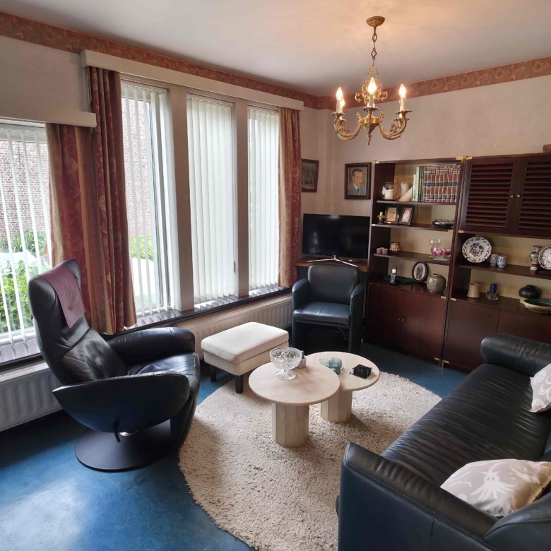 Unieke architecturale woning op een mooi perceel
