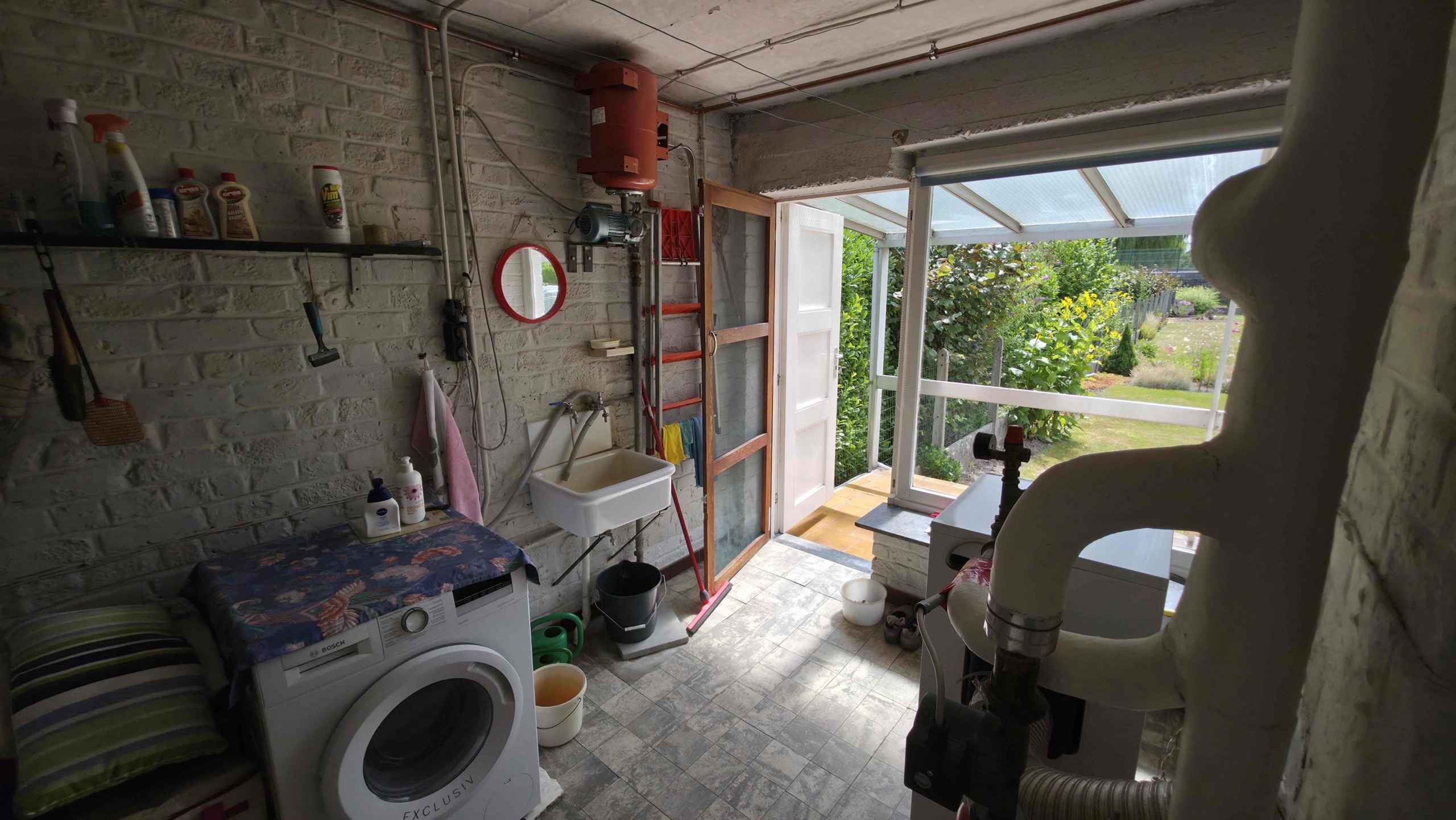 Unieke architecturale woning op een mooi perceel