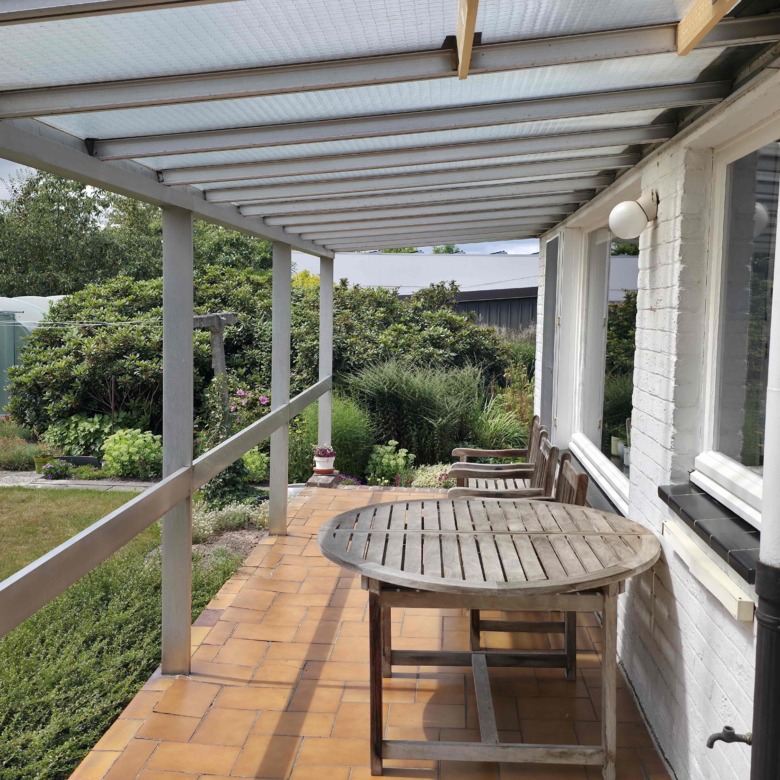Unieke architecturale woning op een mooi perceel