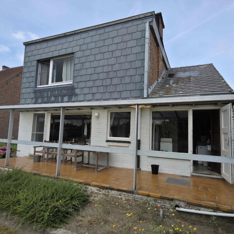 Unieke architecturale woning op een mooi perceel
