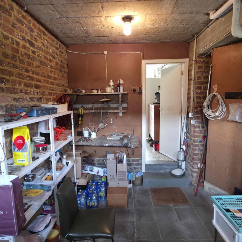 Unieke architecturale woning op een mooi perceel