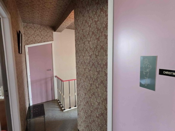 Unieke architecturale woning op een mooi perceel