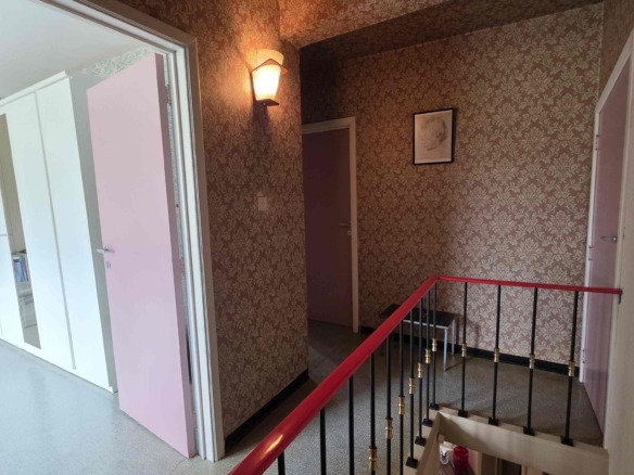 Unieke architecturale woning op een mooi perceel