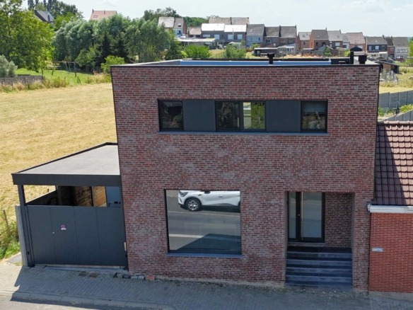 Moderne, top uitgeruste woning met privatieve tuin