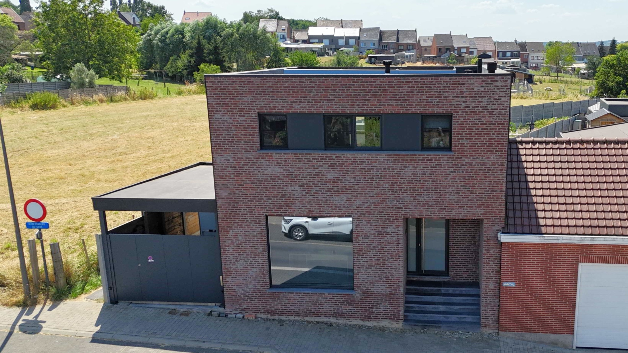 DJI_20260715151224_0016_D Moderne, top uitgeruste woning met privatieve tuin