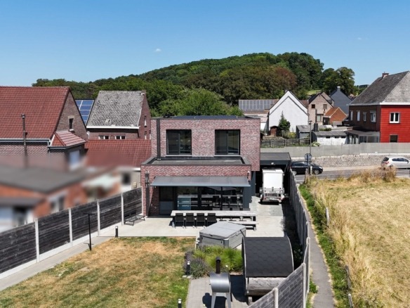 Moderne, top uitgeruste woning met privatieve tuin