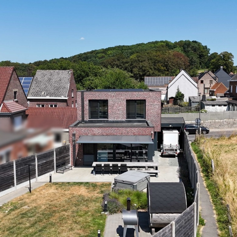 Moderne, top uitgeruste woning met privatieve tuin