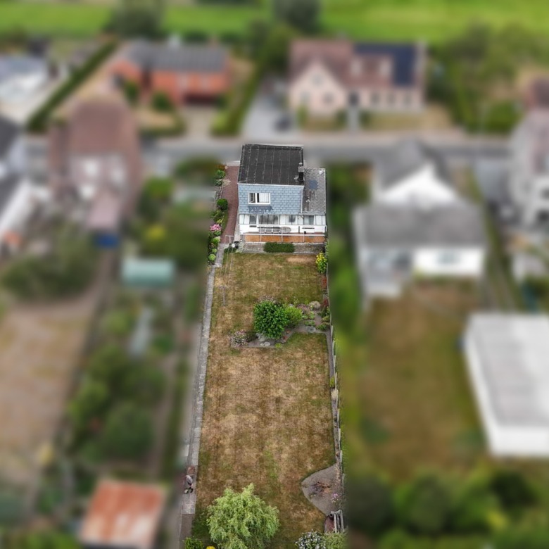 Unieke architecturale woning op een mooi perceel