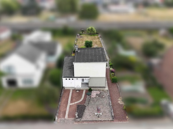 Unieke architecturale woning op een mooi perceel