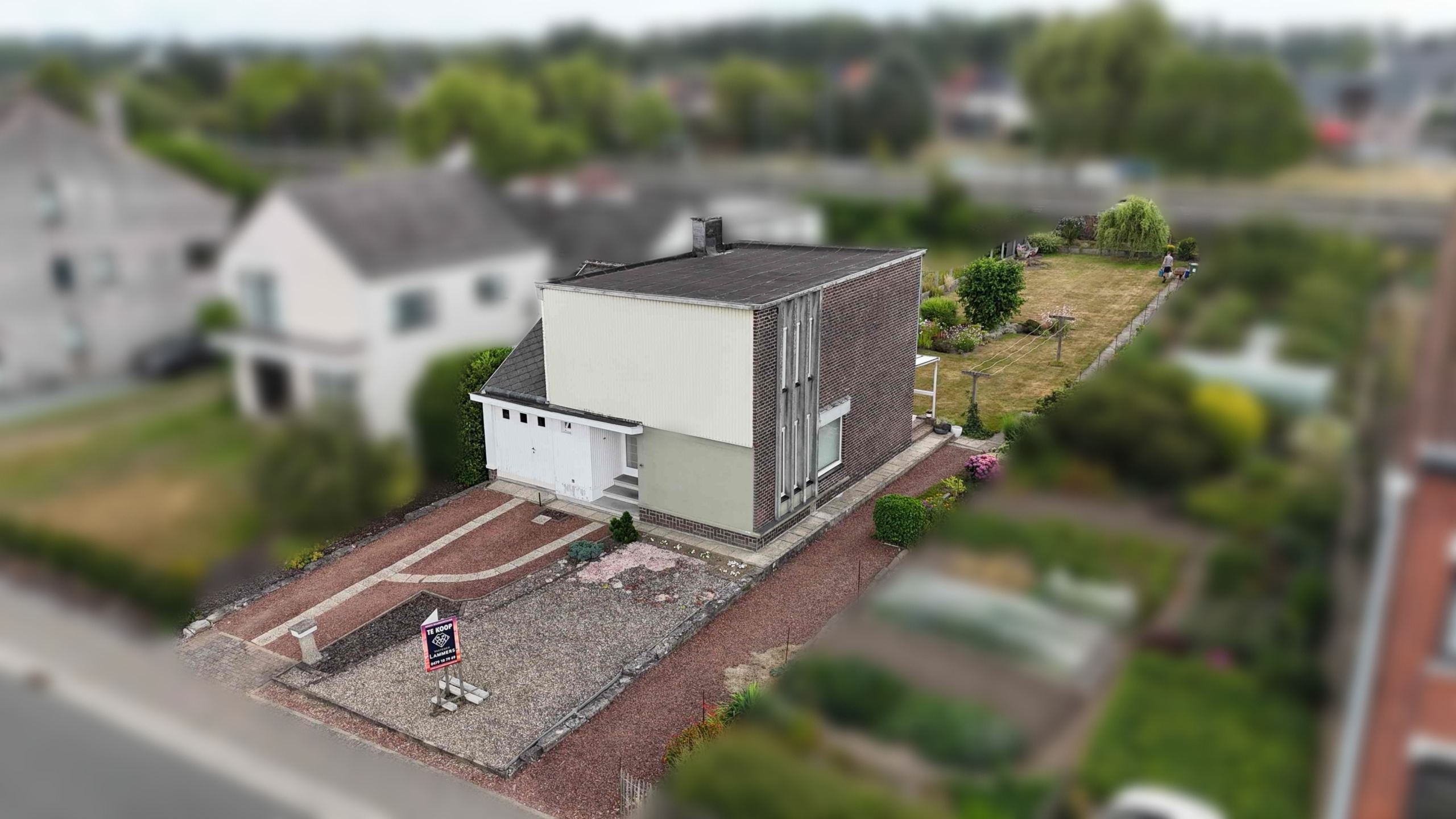 DJI_20260723142922_0010_D Unieke architecturale woning op een mooi perceel