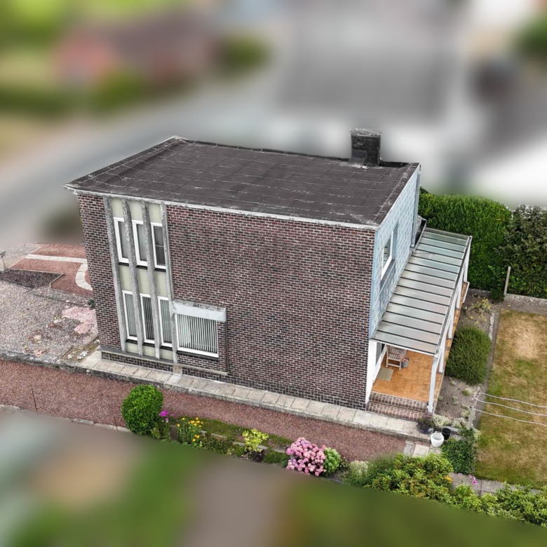 Unieke architecturale woning op een mooi perceel