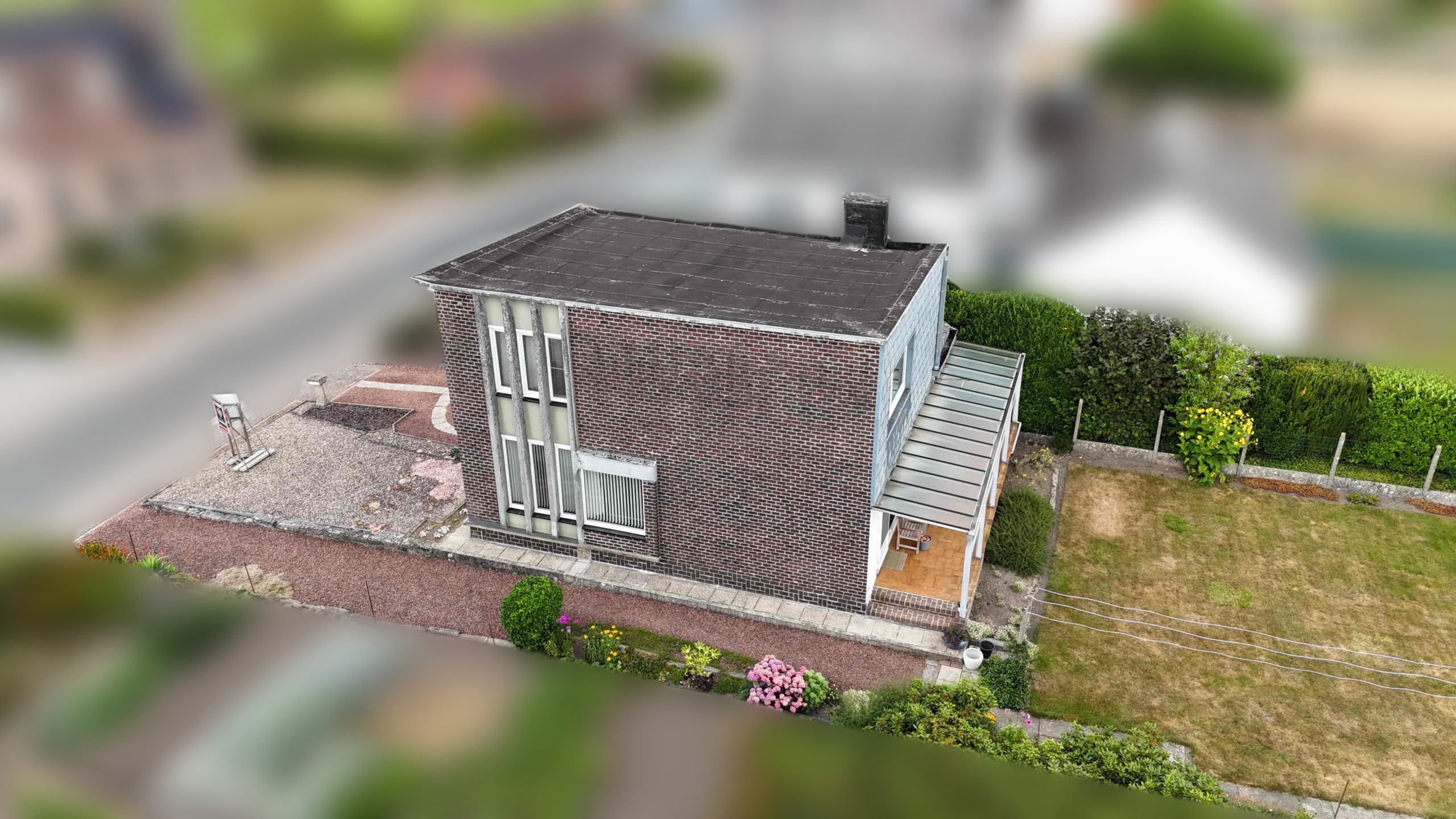 Unieke architecturale woning op een mooi perceel
