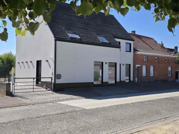 Enorm lichtrijke en energiezuinige woning met uitzonderlijk potentieel!